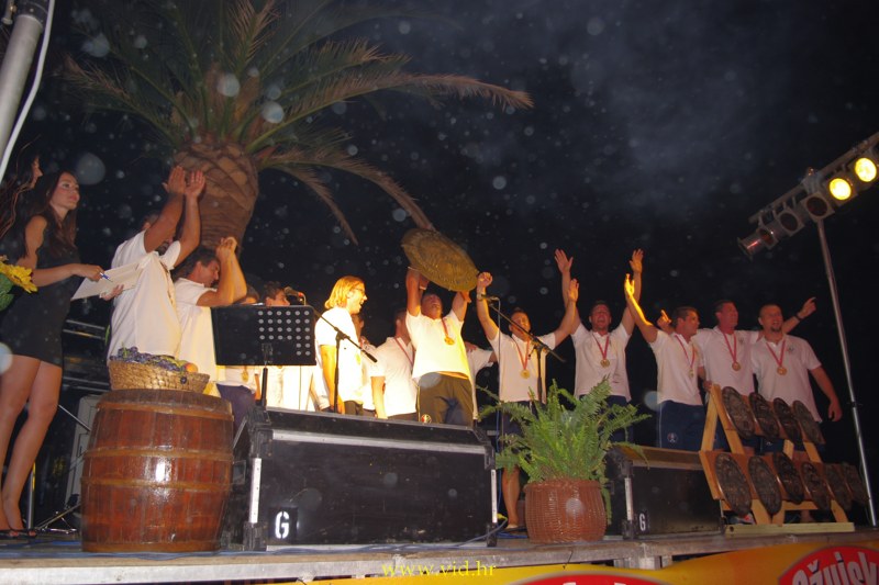 Nocprvaka2012 (3)